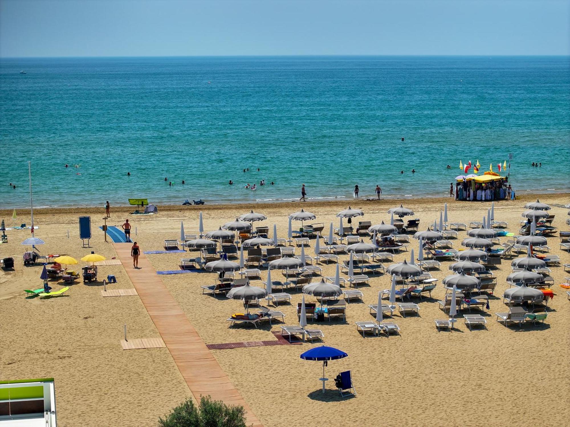 Il Tridente Hotel Μπιμπιόνε Εξωτερικό φωτογραφία