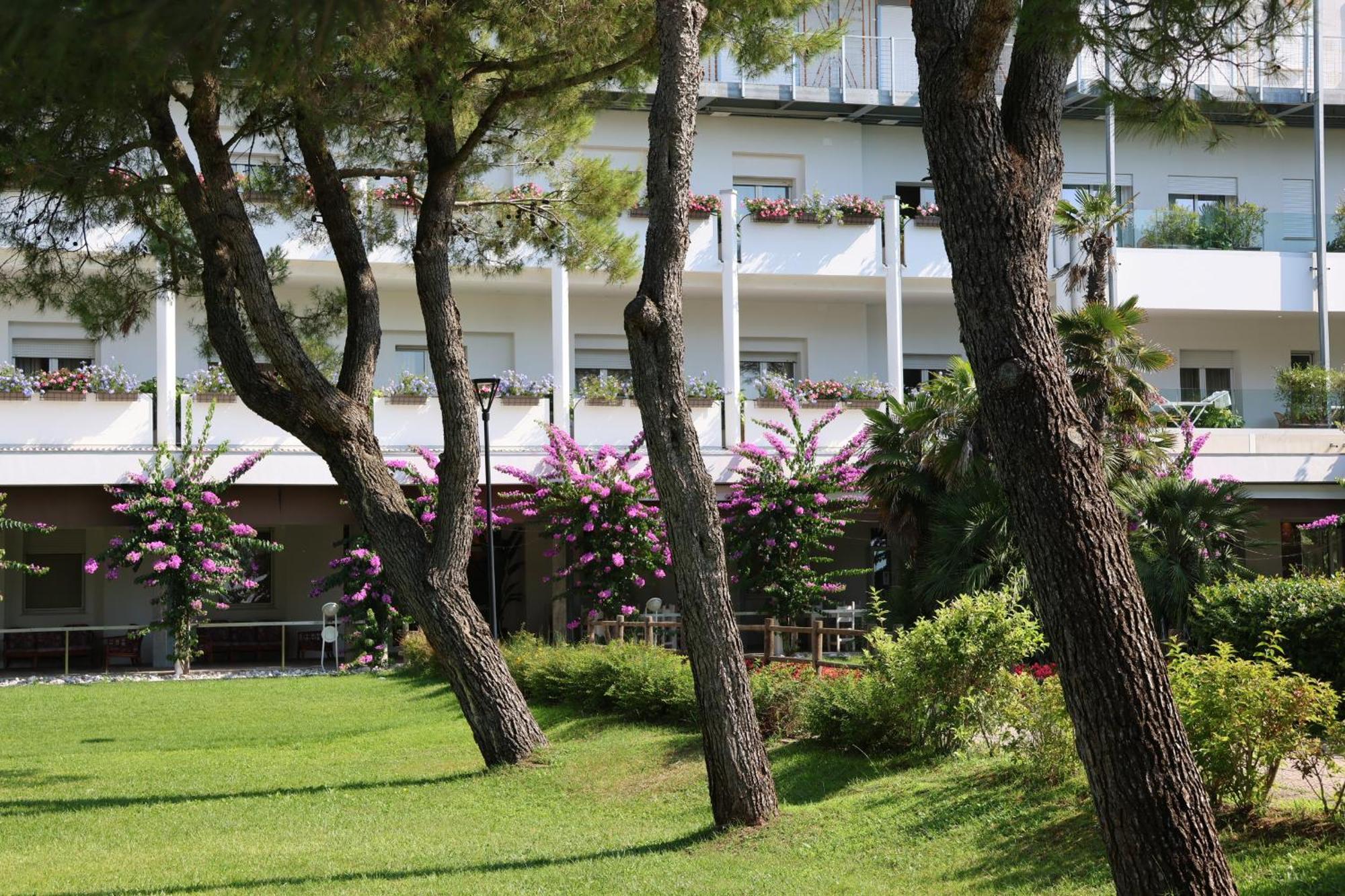 Il Tridente Hotel Μπιμπιόνε Εξωτερικό φωτογραφία